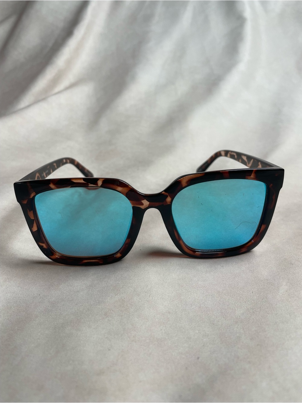 Quay Australia Women’s Cat Eye Tortoise Shell Sunglasses Blue Tinted UV400